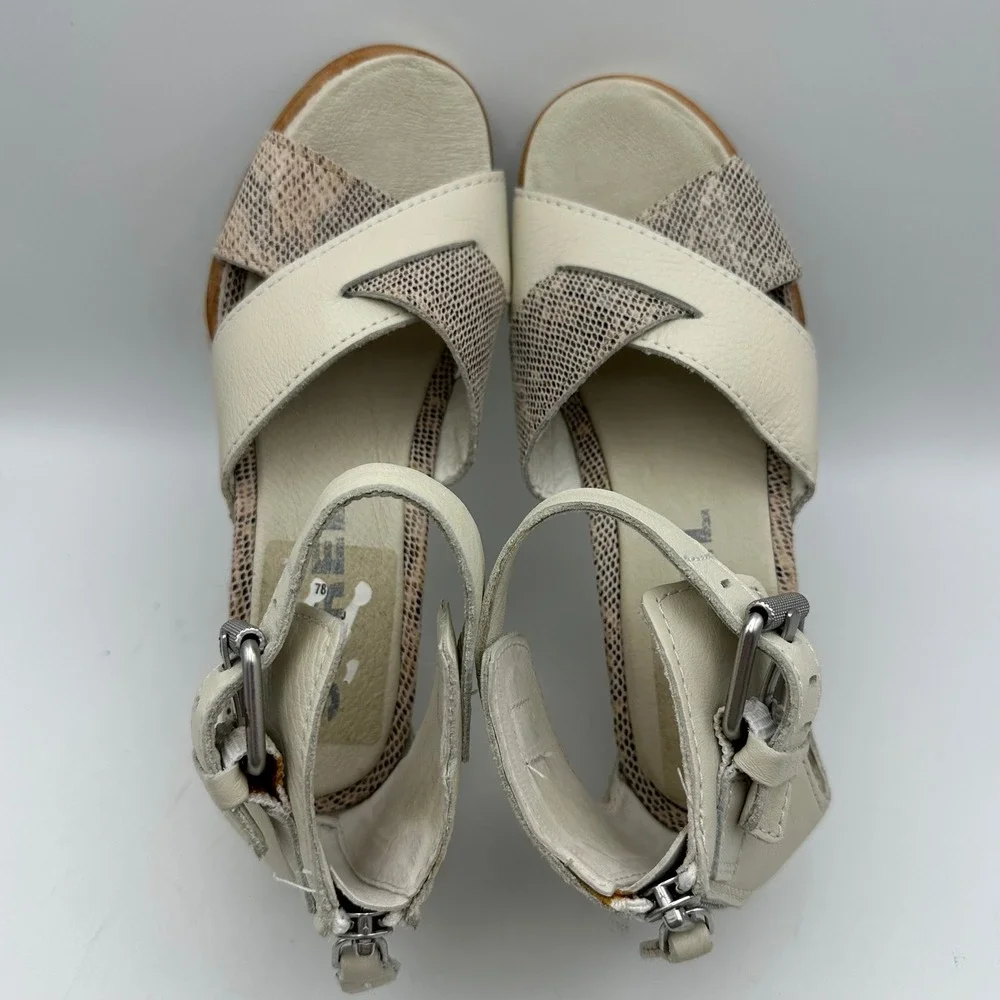Sorel‎ Joanie II Wedge Sandals Womens 6 Cream Tan Snakeskin Leather NL2834-125